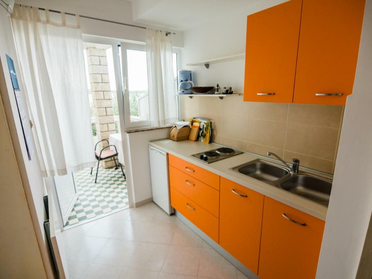 Apartments Picolo Paradiso Miljenko Debelic Barbat na Rabu Extérieur photo